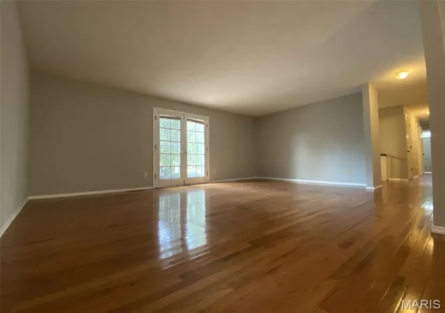 Photo 4 of Single Family Residence at 1407 Summerhaven Dr, Saint Louis, MO 63146 | MLS# MIS25056987 | | Sold on 2026-03-09