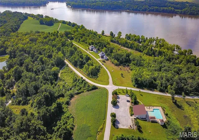 2nd image of 204 Quarry Rd, Golden Eagle, IL 62036 | MLS# MIS25057011