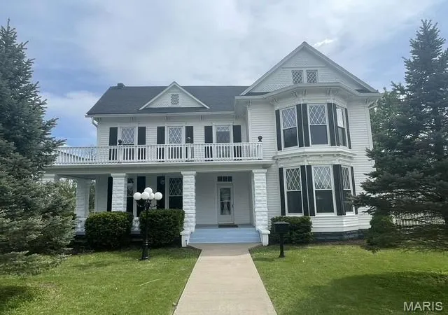 Photo 1 of Single Family Residence at 327 W Locust St, Paris, MO 65275 | MLS# MIS25057612 | | Sold on 2025-10-24