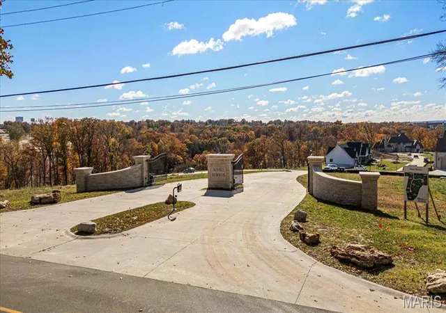 2nd image of 9418 Sunset Reserve Dr, Saint Louis, MO 63127 | MLS# MIS25057696