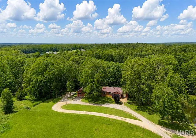 Homes for sale in Cuba, MO | 4944 Hwy 19, Cuba, MO 65453 | MLS# MIS25058149
