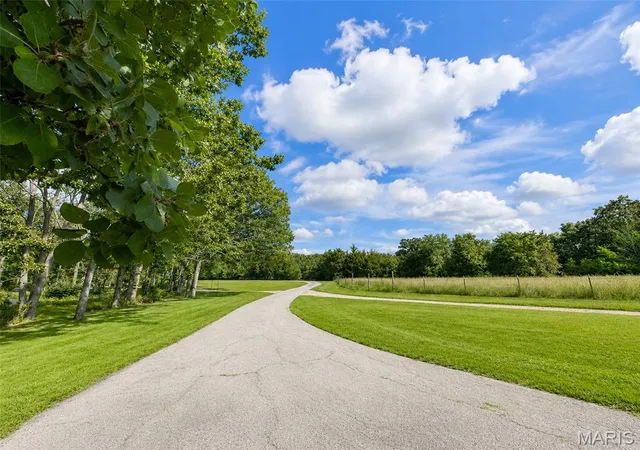 Homes for sale in Cuba, MO | 4944 Hwy 19, Cuba, MO 65453 | MLS# MIS25058149