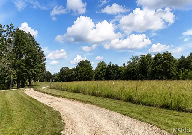 Homes for sale in Cuba, MO | 4944 Hwy 19, Cuba, MO 65453 | MLS# MIS25058149