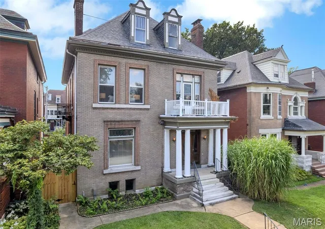 Photo 2 of Single family home for sale at 3532 Victor St, Saint Louis, MO 63104 | MLS# MIS25058456 | Listing updated on 2026-09-02