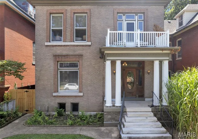 Photo 3 of Single family home for sale at 3532 Victor St, Saint Louis, MO 63104 | MLS# MIS25058456 | Listing updated on 2026-09-02
