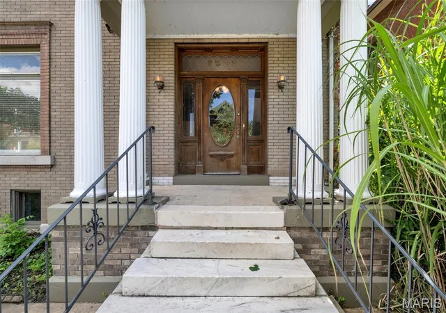 Photo 3 of Single family home for sale at 3532 Victor St, Saint Louis, MO 63104 | MLS# MIS25058456 | Listing updated on 2026-09-02