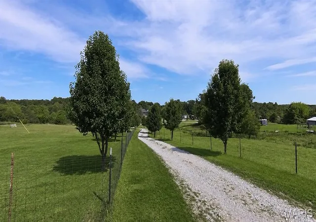 Homes for sale in Willow Springs, MO | 4707 Private Road 5127, Willow Springs, MO 65793 | MLS# MIS25058831