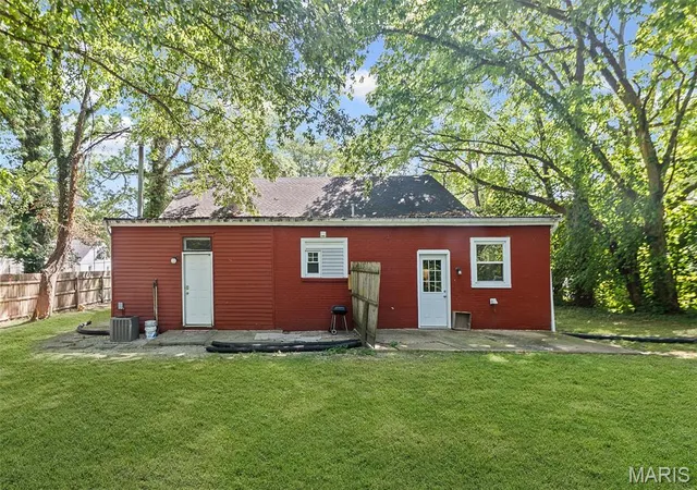 5th image of 619 E Mckinley St, Belleville, IL 62220 | MLS# MIS25059093