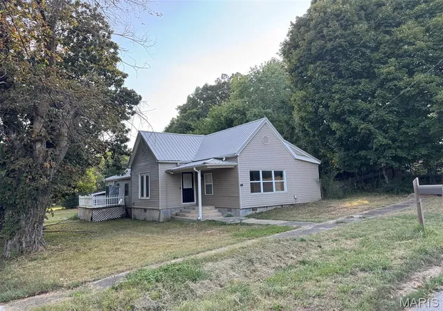 Photo 2 of Single Family Residence at 514 W Harbin Ave, Puxico, MO 63960 | MLS# MIS25059794 |  | Sold on 2026-04-15