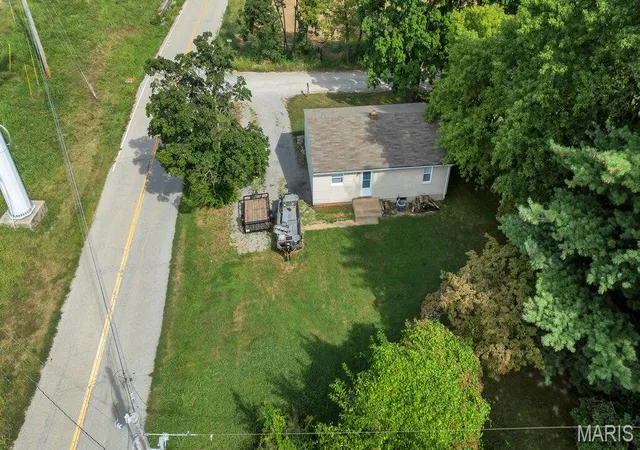 Photo 2 of Single family home for sale at 2828 Mulberry Ln, Saint Charles, MO 63303 | MLS# MIS25059870 | Listing updated on 2026-03-08