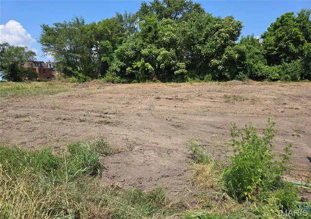 Land for sale at 5849 Maple Ave, Saint Louis, MO 63112 | MLS# MIS25059936 | Listing updated on 2026-05-02