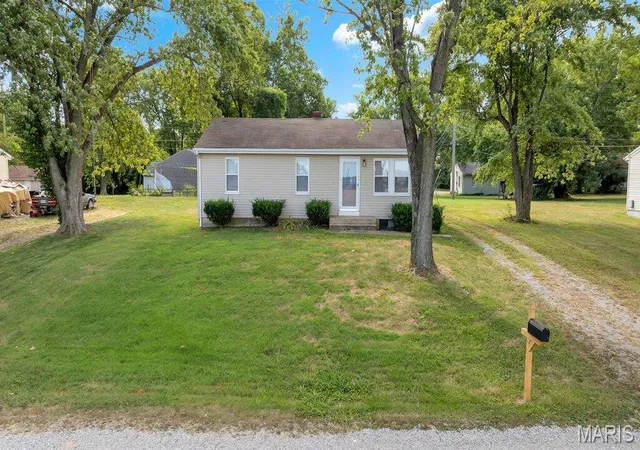 Photo 1 of Single family home for sale at 2816 Mulberry Ln, Saint Charles, MO 63303 | MLS# MIS25059992 | Listing updated on 2026-03-08