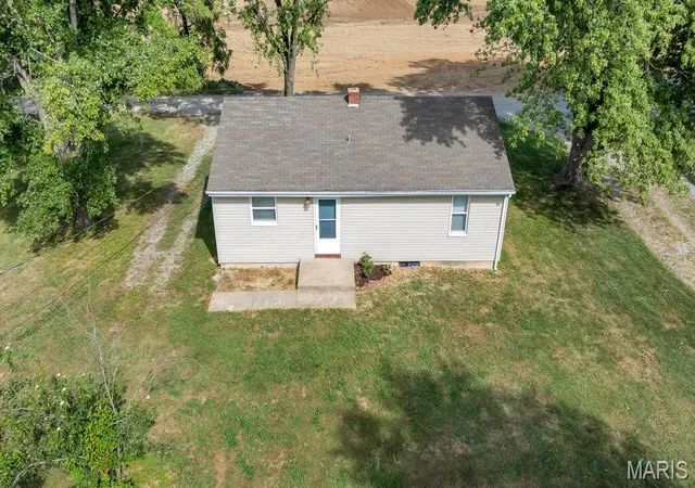 Photo 2 of Single family home for sale at 2816 Mulberry Ln, Saint Charles, MO 63303 | MLS# MIS25059992 | Listing updated on 2026-03-08