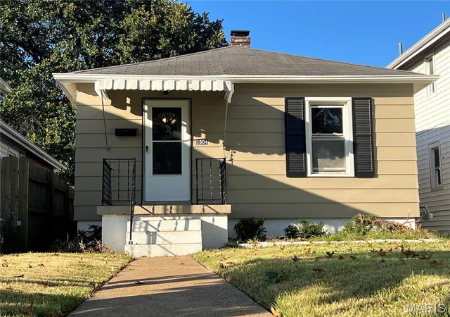 1st image of 3904 Walsh St, Saint Louis, MO 63116 | MLS# MIS25061433