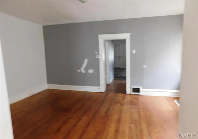 Photo 4 of Single Family Residence at 4312 Oregon Ave, Saint Louis, MO 63111 | MLS# MIS25062127 | | Sold on 2025-10-29