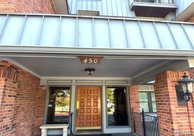 Homes for sale in Kirkwood, MO | 450 W Adams Ave #18, Kirkwood, MO 63122 | MLS# MIS25062392