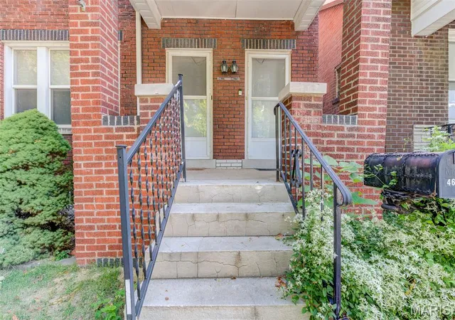 Photo 2 of Sale Pending at 4627 Rosa Ave, Saint Louis, MO 63116 | MLS# MIS25062539 | Listing updated on 2026-02-21