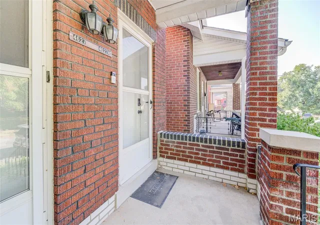 Photo 3 of Sale Pending at 4627 Rosa Ave, Saint Louis, MO 63116 | MLS# MIS25062539 | Listing updated on 2026-02-21