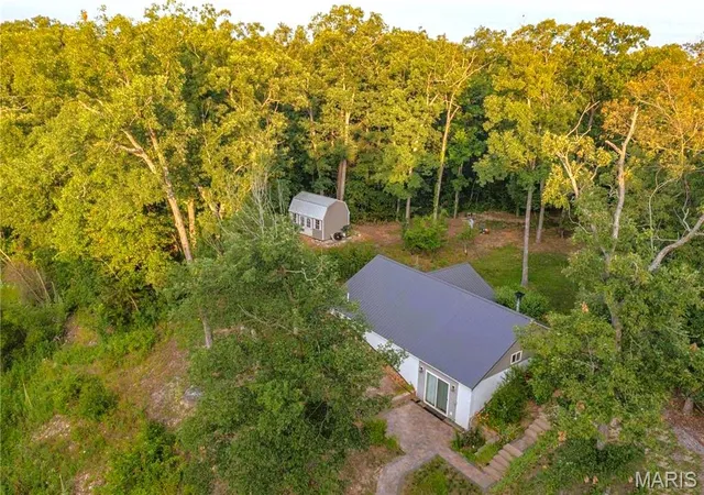 Photo 3 of Farm at 86 Combs Rd, Bellflower, MO 63333 | MLS# MIS25062802 | | Sold on 2026-01-23