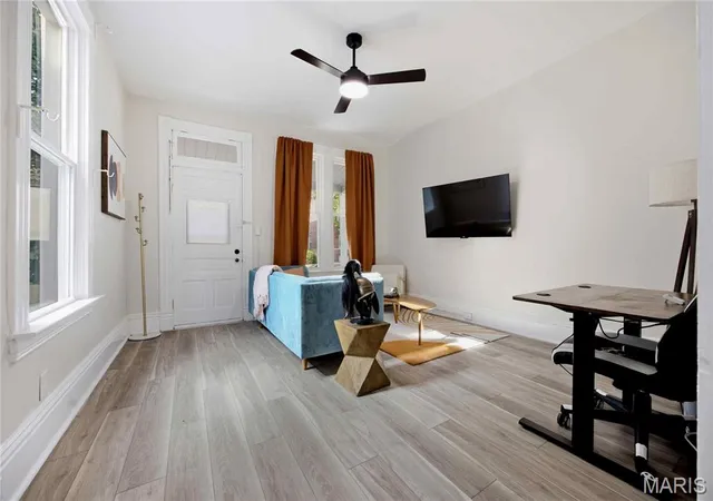 Photo 2 of Sale Pending at 4263 Connecticut St, Saint Louis, MO 63116 | MLS# MIS25063794 | Listing updated on 2026-09-09