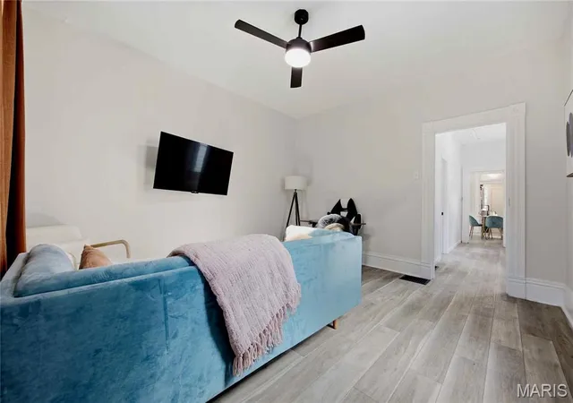 Photo 3 of Sale Pending at 4263 Connecticut St, Saint Louis, MO 63116 | MLS# MIS25063794 | Listing updated on 2026-09-09