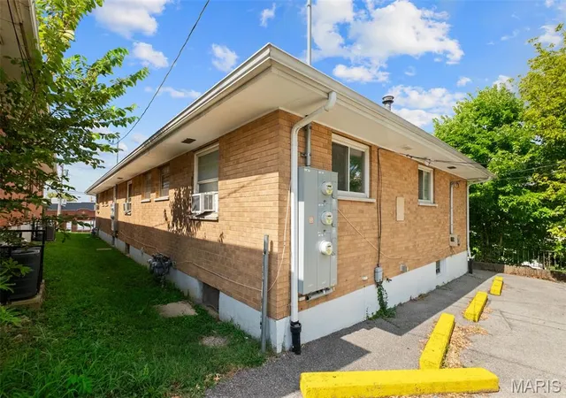 Photo 2 of Multi Family at 329 Eichelberger St, Saint Louis, MO 63111 | MLS# MIS25064020 | | Sold on 2025-11-05