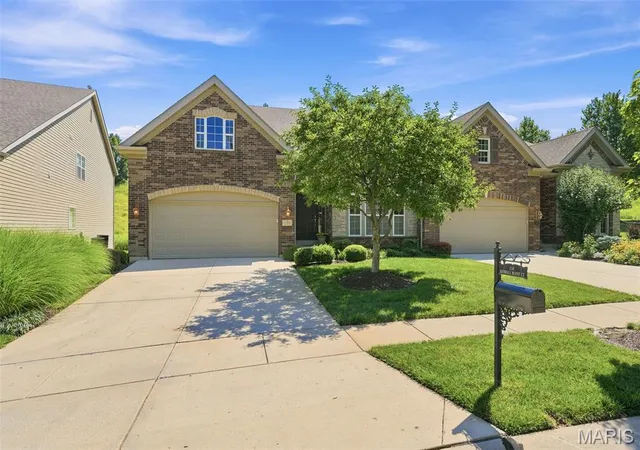 1st image of 138 Kendall Bluff Ct, Chesterfield, MO 63017 | MLS# MIS25064048