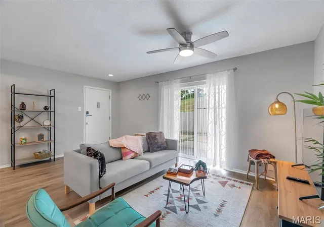 Photo 3 of Condominium at 2511 Senator Ct #B, Saint Louis, MO 63125 | MLS# MIS25064435 |  | Sold on 2025-10-29