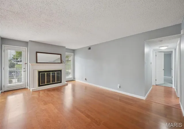 4th image of 14443 Bantry Ln, Chesterfield, MO 63017