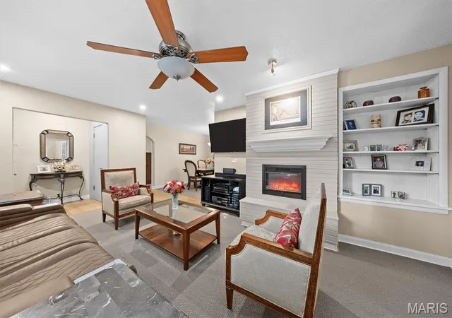 Photo 2 of Single family home for sale at 671 Glen Crossing Rd, Glen Carbon, IL 62034 | MLS# MIS25064560 | Listing updated on 2026-09-21