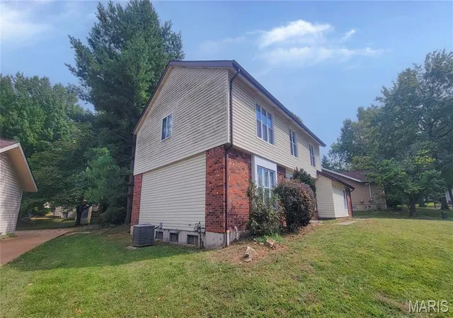 Photo 1 of Single Family Residence at 12518 Woodstream Dr, Saint Louis, MO 63138 | MLS# MIS25064591 | | Sold on 2026-01-07