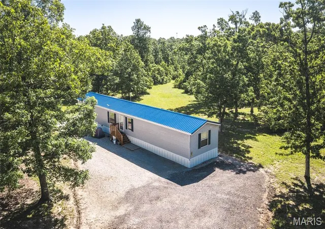 3rd image of 198 Firehouse Dr, Waynesville, MO 65583 | MLS# MIS25064786