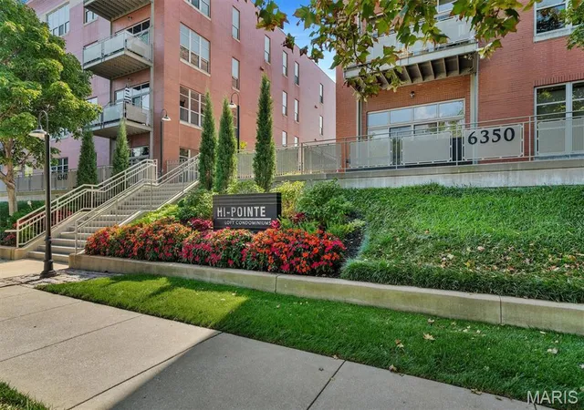Photo 2 of Condominium at 6350 Clayton Rd #103, Saint Louis, MO 63117 | MLS# MIS25066551 | | Sold on 2025-11-14
