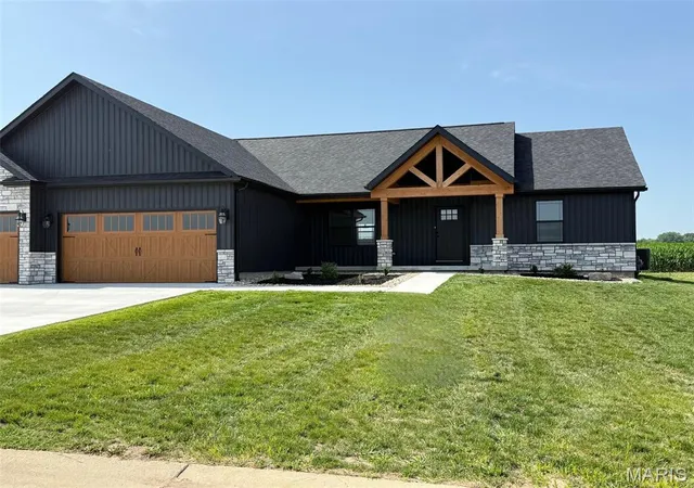 Homes for sale in Jerseyville, IL | 1004 Brianna Court, Jerseyville, IL 62052 | MLS# MIS25066860