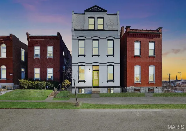 2nd image of 3330 Iowa Ave, Saint Louis, MO 63118 | MLS# MIS25067481