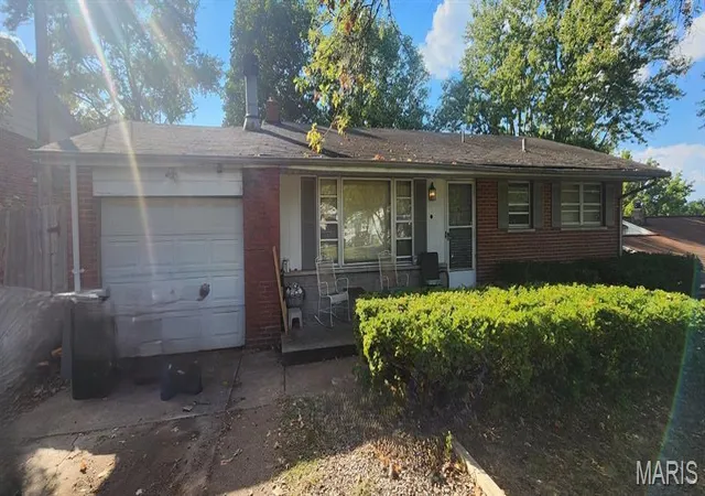 Single Family Residence at 2239 Entity Ave, Saint Louis, MO 63114 | MLS# MIS25068017 | | Sold on 2025-10-20