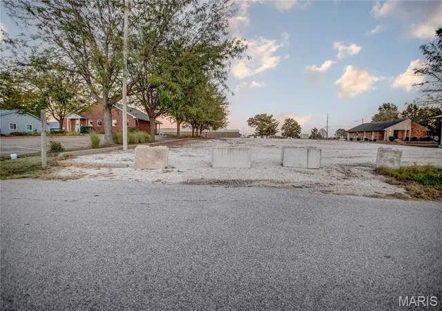 Photo 21 of Land for sale at 1120 S Liberty St, Jerseyville, IL 62052 | MLS# MIS25068153 | Listing updated on 2025-10-07