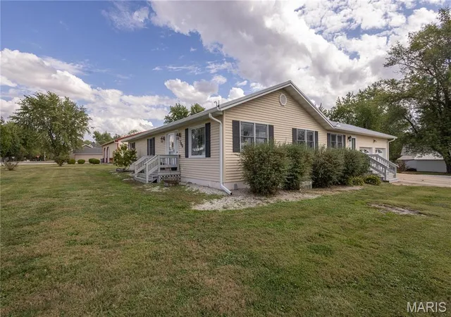 Photo 4 of Single family home for sale at 700 Ely St, Perry, MO 63462 | MLS# MIS25068178 | Listing updated on 2025-12-06