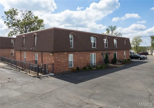 Photo 3 of Sale Pending at 11542 Concord Village Ave, Saint Louis, MO 63128 | MLS# MIS25068193 | Listing updated on 2026-08-07