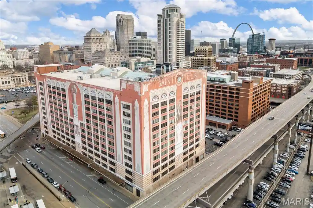 Listing Photo 1 - Condo for sale in 400 S 14th St located at 400 S 14th St, St. Louis, MO 63103 - Unit #1115