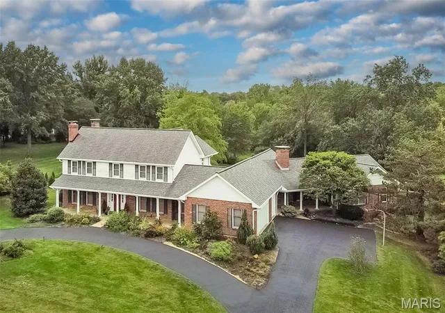 Photo 1 of Mansion for sale at 12580 Durbin Dr, Saint Louis, MO 63141 | MLS# MIS25068410 | Listing updated on 2026-05-18