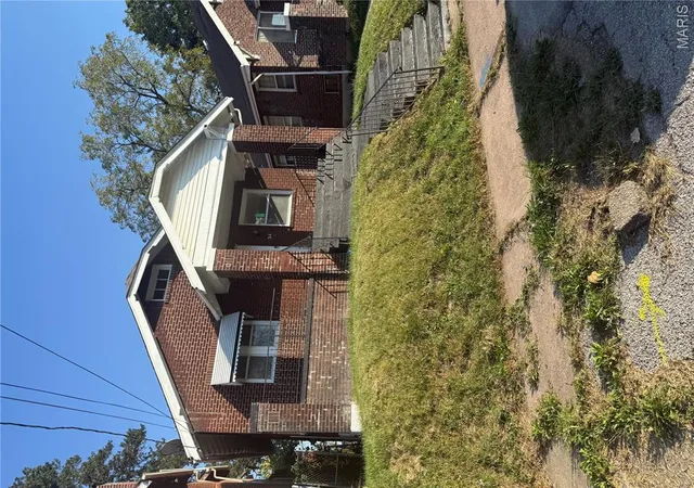 Photo 1 of Single Family Residence at 34 Blakemore Pl, Saint Louis, MO 63121 | MLS# MIS25068441 | | Sold on 2026-04-30