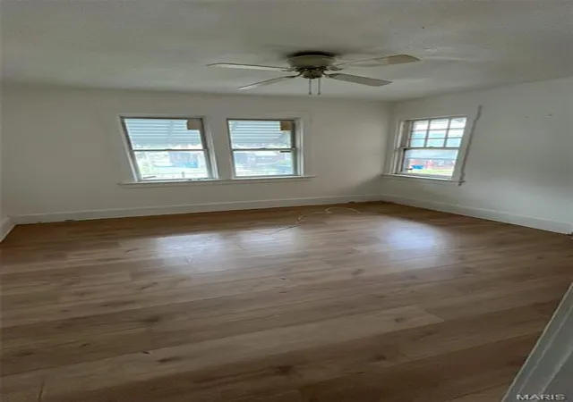 Photo 3 of Single Family Residence at 34 Blakemore Pl, Saint Louis, MO 63121 | MLS# MIS25068441 | | Sold on 2026-04-30