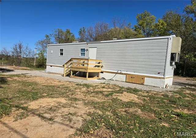 Photo 2 of Manufactured home for sale at 411 W Nelson, Conway, MO 65632 | MLS# MIS25068838 | Listing updated on 2026-10-08