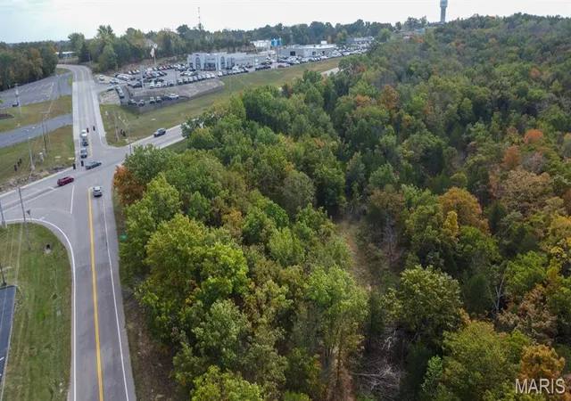Photo 1 of Land for sale at Lot 1b Of Hawks Retreat, De Soto, MO 63020 | MLS# MIS25068929 | Listing updated on 2025-10-24