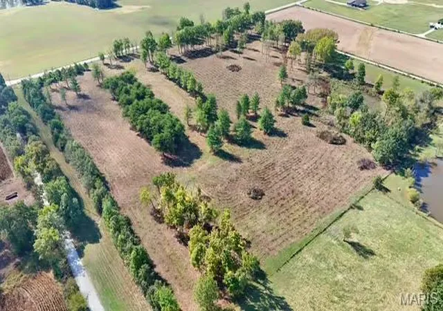 Photo 3 of Land for sale at 18181 Hickory Lick Rd, Warrenton, MO 63383 | MLS# MIS25068943 | Listing updated on 2026-08-18