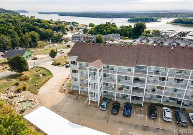 Listing Photo 2 - Condo for sale in building located at 401 Timber Ridge Dr, Grafton, IL 62037 - Unit #24
