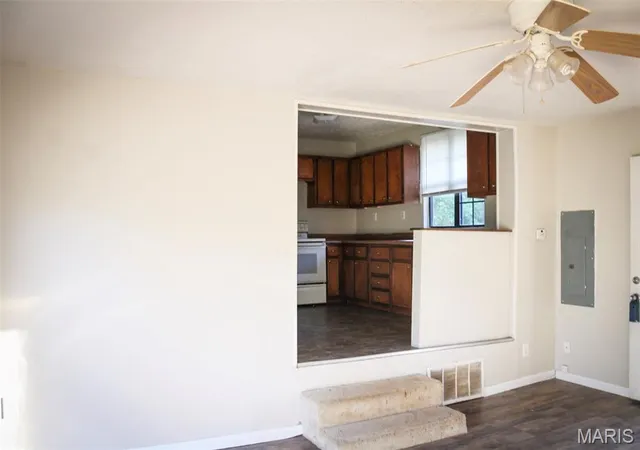 Photo 3 of Sale Pending at 118 S Shaw St, Park Hills, MO 63601 | MLS# MIS25069573 | Listing updated on 2026-08-31