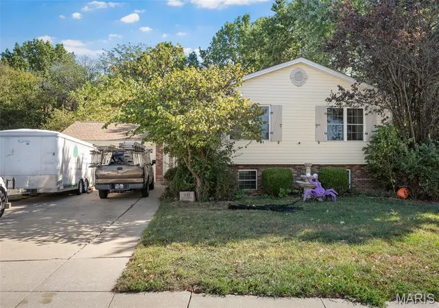 Homes for sale in Wentzville, MO | 502 Hunter Chaise Dr, Wentzville, MO 63385 | MLS# MIS25070421