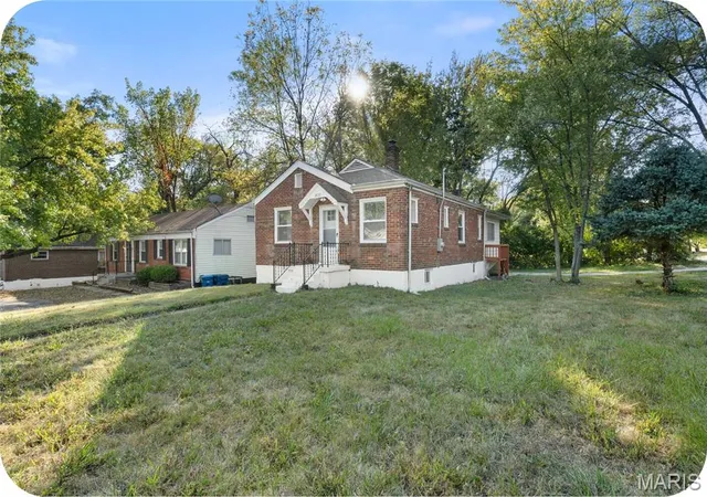 Single Family Residence at 10197 Green Valley Dr, Saint Louis, MO 63136 | MLS# MIS25070605 | | Sold on 2025-11-24